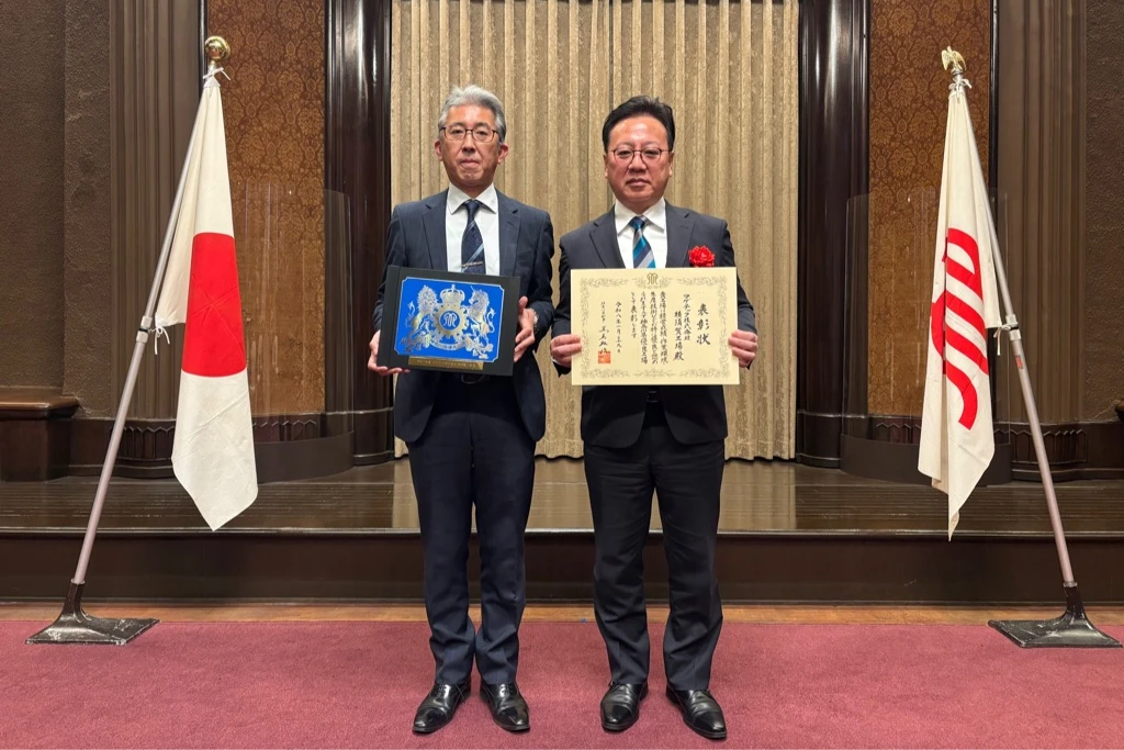 受賞の様子（2）